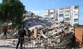 Deprem bölgesinden canlı yayın